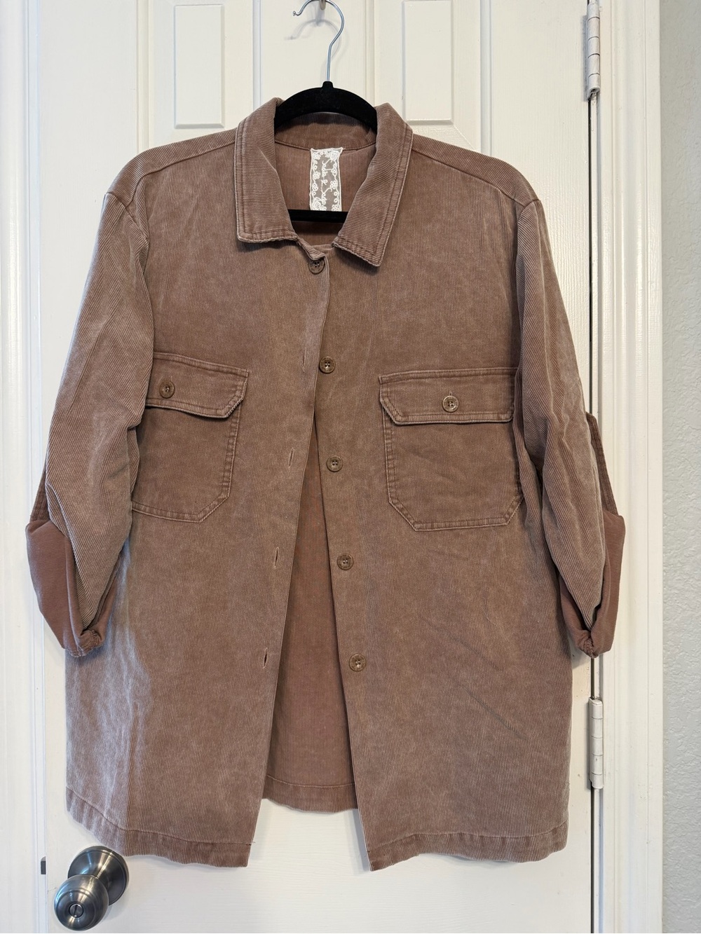 Sadie & Sage Casual corderoy Button-Down Jacket in Taupe